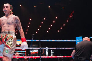 Whindersson Nunes vence polonês em luta de boxe