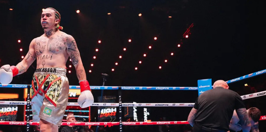 Whindersson Nunes vence polonês em luta de boxe