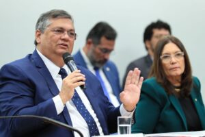 "Conspirar contra a saúde pública é corrupção gravíssima", diz ministro da Justiça