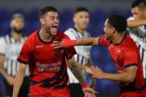 Libertadores: Athletico bate Libertad para manter liderança do Grupo G