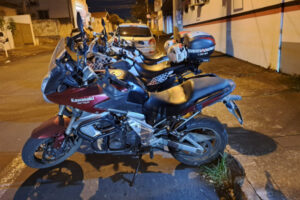 Motocicleta clonada é apreendida pela PM, em Limeira