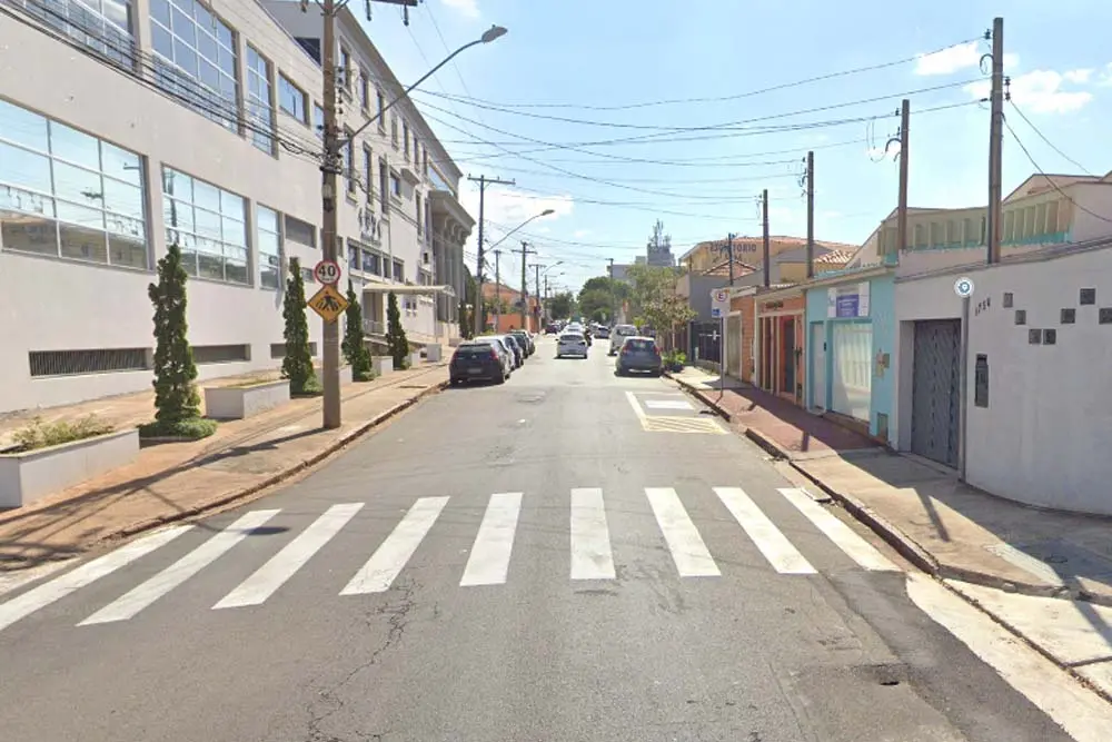 Mulher tem carro furtado em frente a igreja no Jardim Mercedes, em Limeira