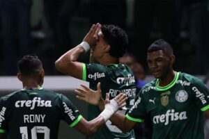Palmeiras faz 3, vence Fortaleza e fica perto das quartas da Copa do Brasil