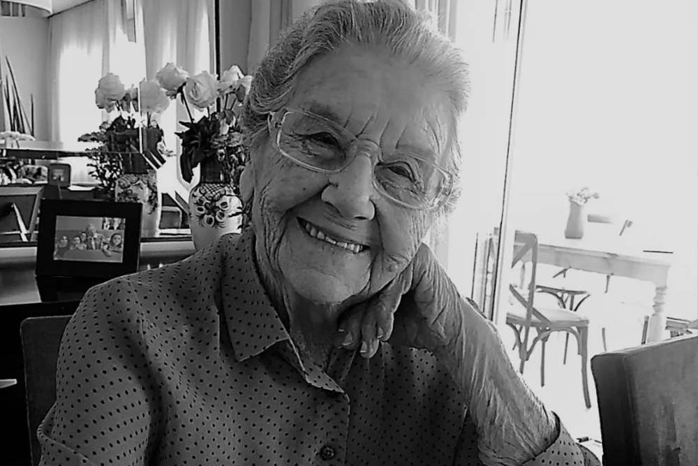 Palmirinha Onofre morre aos 91 anos
