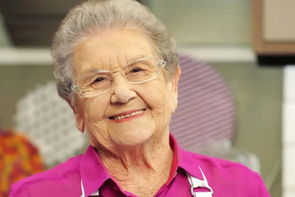Palmirinha foi para TV aos 60 e cozinhava para criar as filhas em casamento abusivo