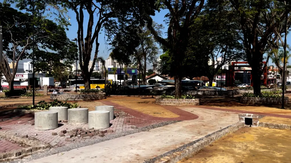 Praça da Buzolin será 'administrada' por comerciantes e deve inaugurar em breve