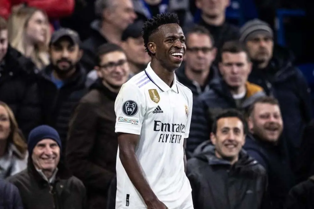 Vini Jr sofre ato de racismo e é expulso na derrota do Real para o Valencia