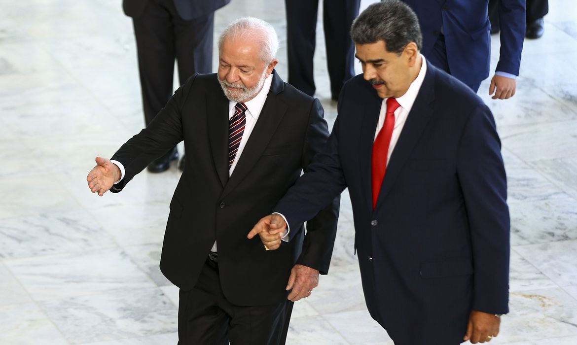 Reunião de Lula com Maduro é péssimo sinal para o mundo, diz Tarcísio