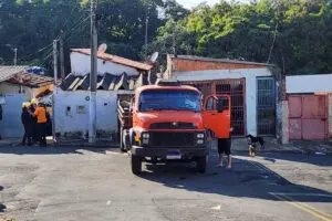Caminhão desgovernado perde o freio e atinge residências no Jd. Cavinato