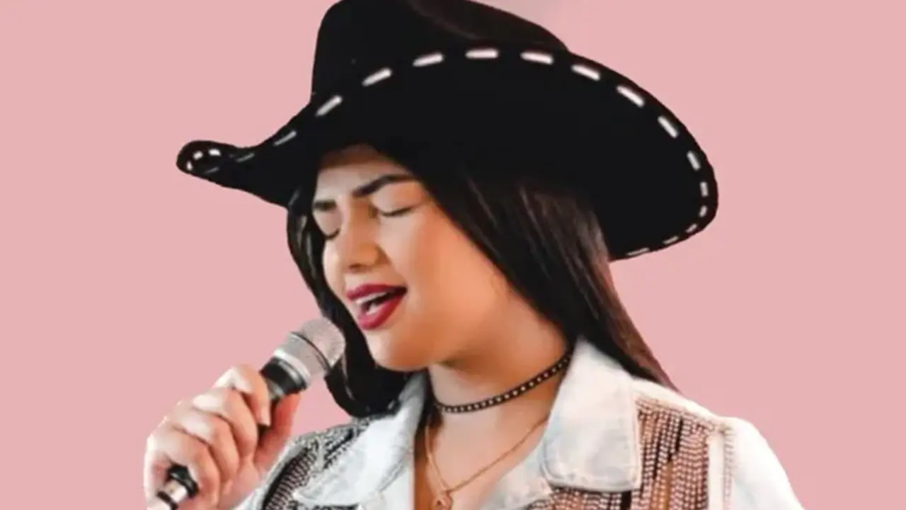 Cantora Vivi Araújo morre, aos 22 anos, em acidente em Goiás