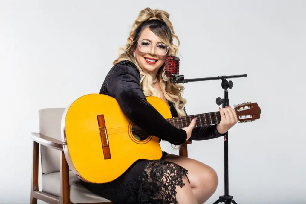 Com Marília Mendonça Cover, Arraiá Solidário arrecada recursos para entidades de Limeira