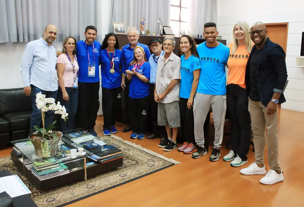 Erika Raiza e Mariana, medalhistas de ouro no Jogos Mundiais de Berlim, se encontram com Prefeito
