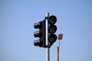 Falta de energia elétrica suspende operação de semáforos em rotatória da Via Francisco D’Andrea