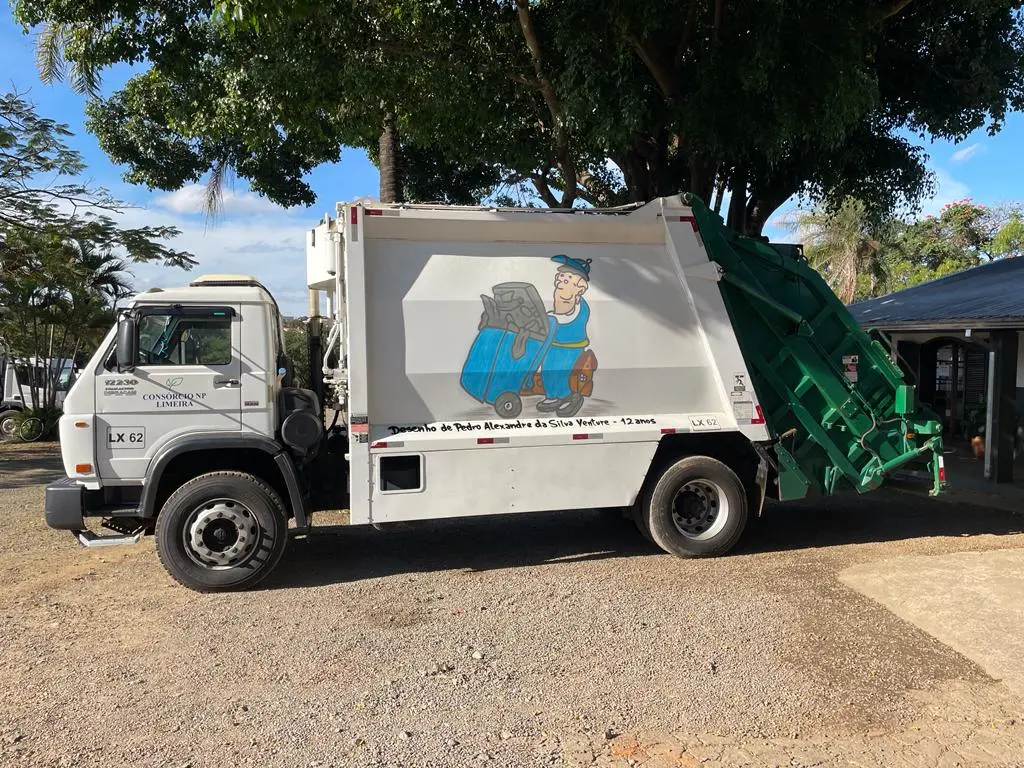 Filhos de coletores ilustram caminhões de lixo que circulam por Limeira 2