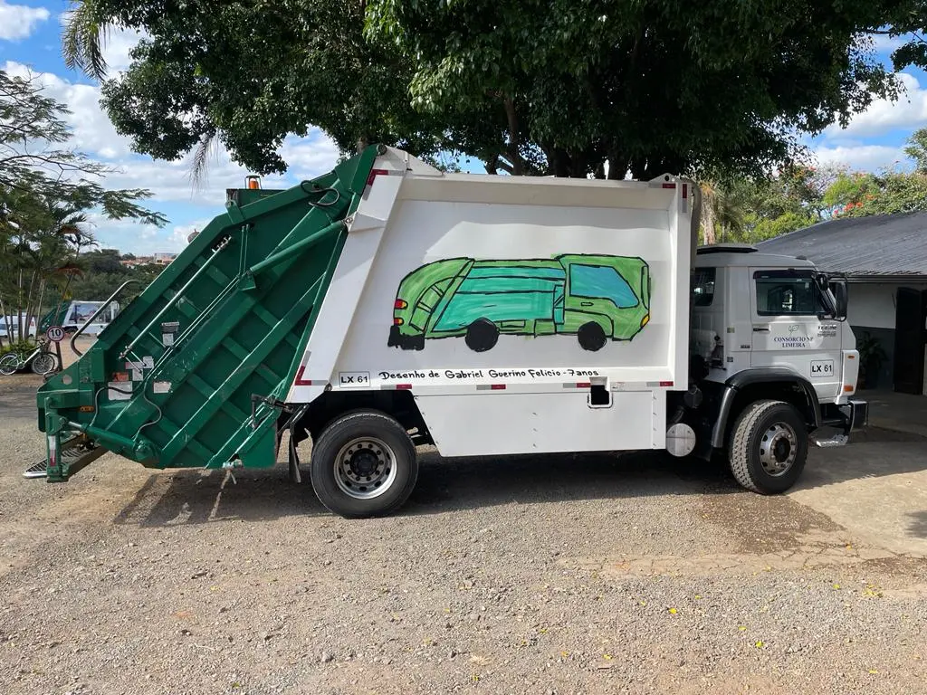 Filhos de coletores ilustram caminhões de lixo que circulam por Limeira 2