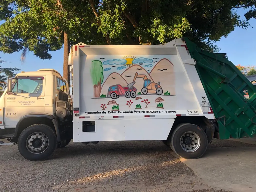 Filhos de coletores ilustram caminhões de lixo que circulam por Limeira 2