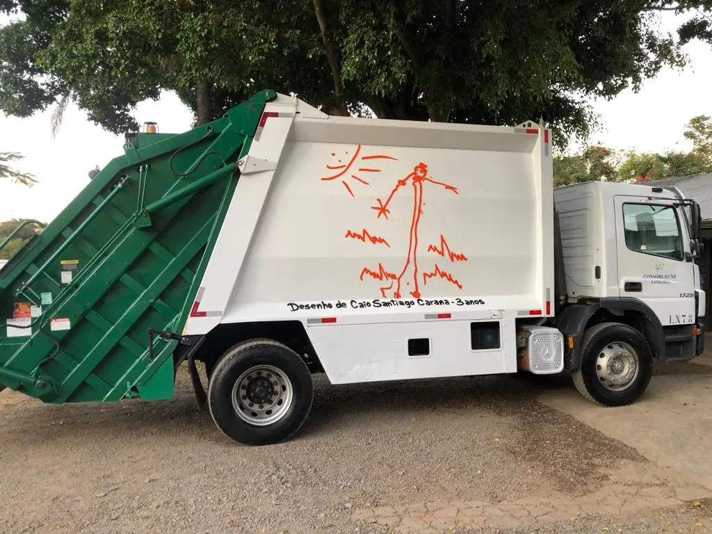 Filhos de coletores ilustram caminhões de lixo que circulam por Limeira 2