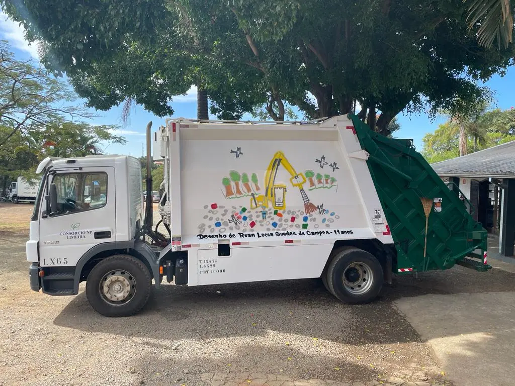 Filhos de coletores ilustram caminhões de lixo que circulam por Limeira 2