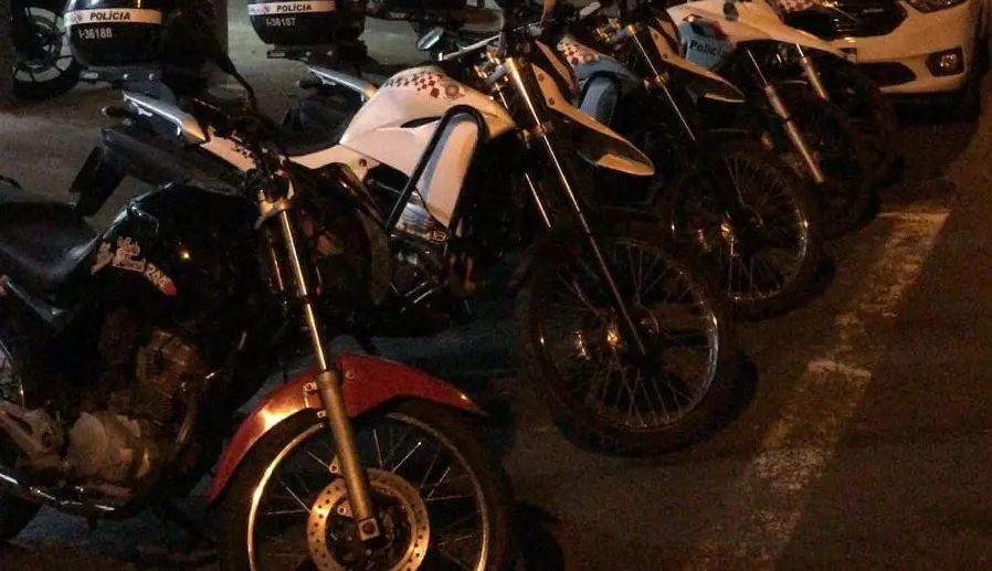 Homem é preso pela PM andando com moto furtada no Cecap, em Limeira