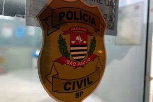 Ladrão furta fiação de poste em casa no Jardim Santo André