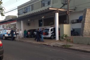 Limeirenses são presos em Cordeirópolis após furto de roupas, em Araras