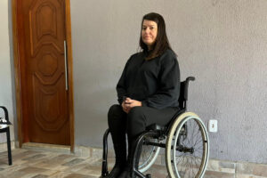Maira consegue valor para cadeira de rodas motorizada e encerra vaquinha