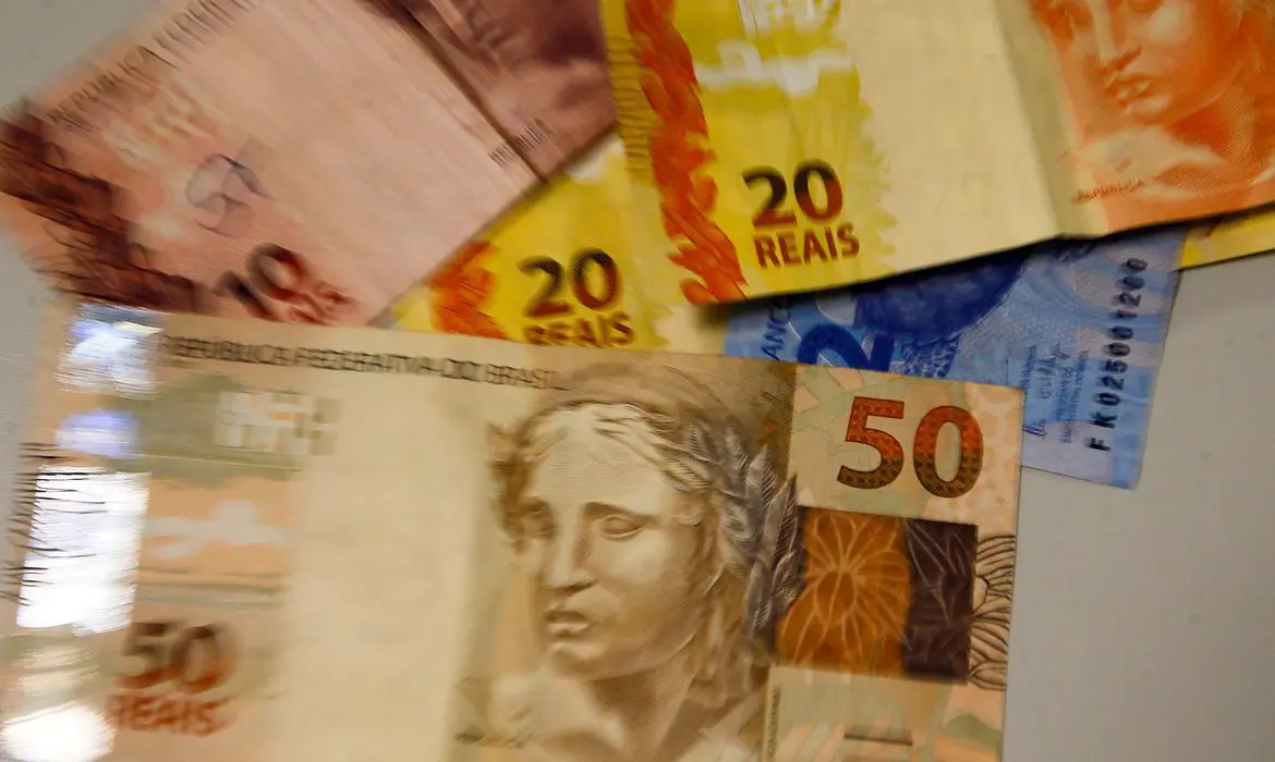 Brasileiros ainda não sacaram