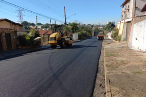 Pacote de recapeamento em Limeira avança e mais duas ruas são concluídas