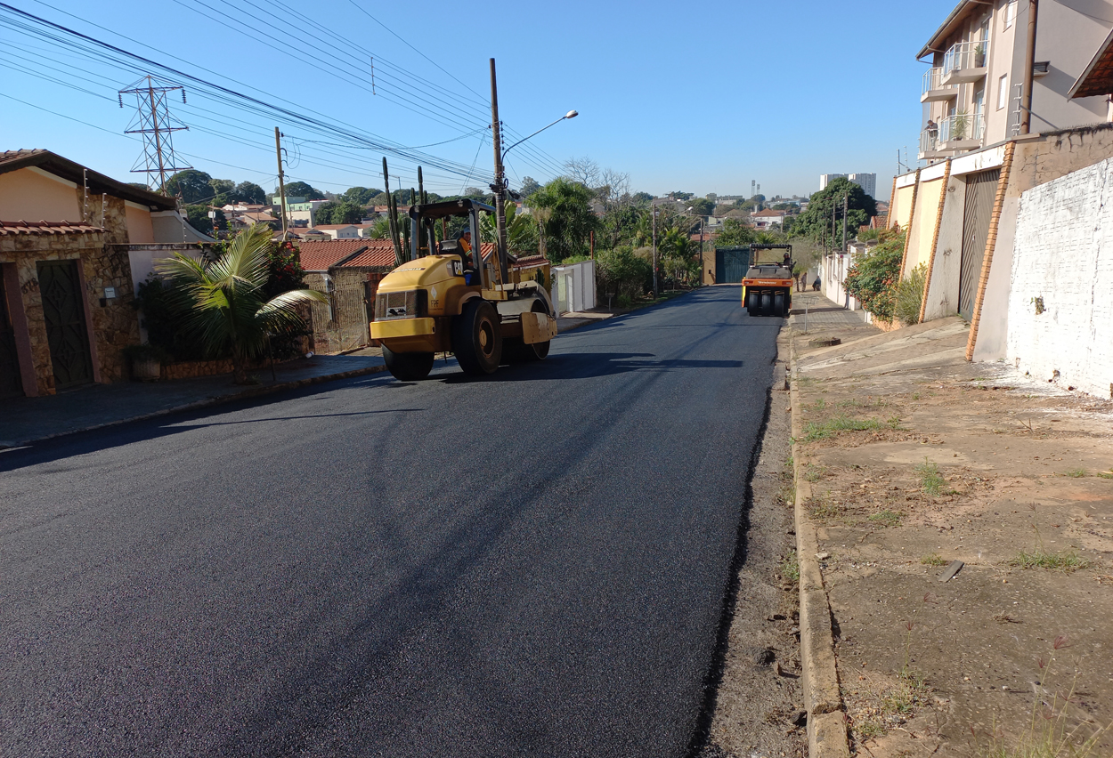 Pacote de recapeamento em Limeira avança e mais duas ruas são concluídas