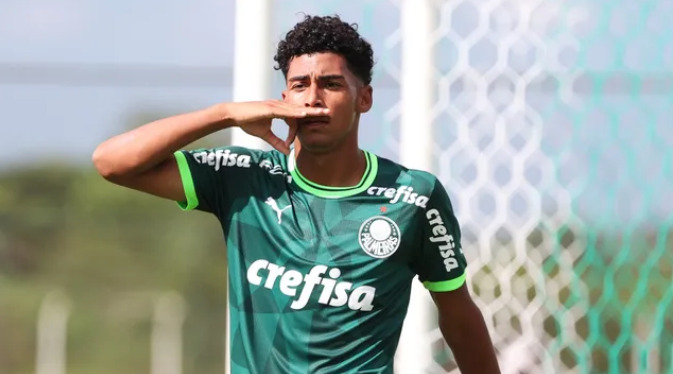 Palmeiras bate Athletico e vence Copa do BR sub-17 com frango e gol contra
