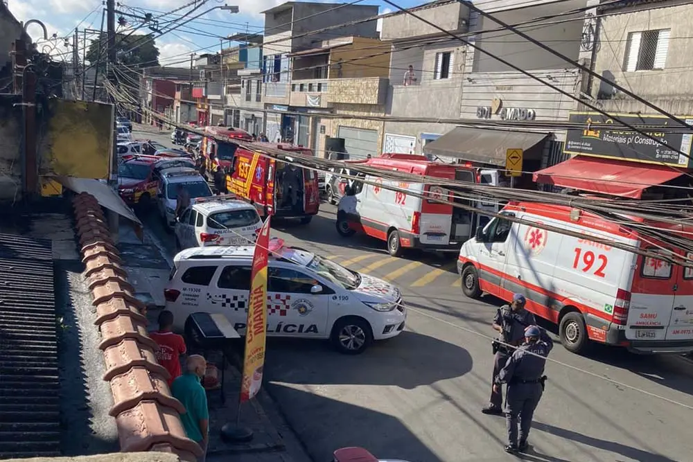 Policiais são baleados após terem arma roubada durante abordagem em SP