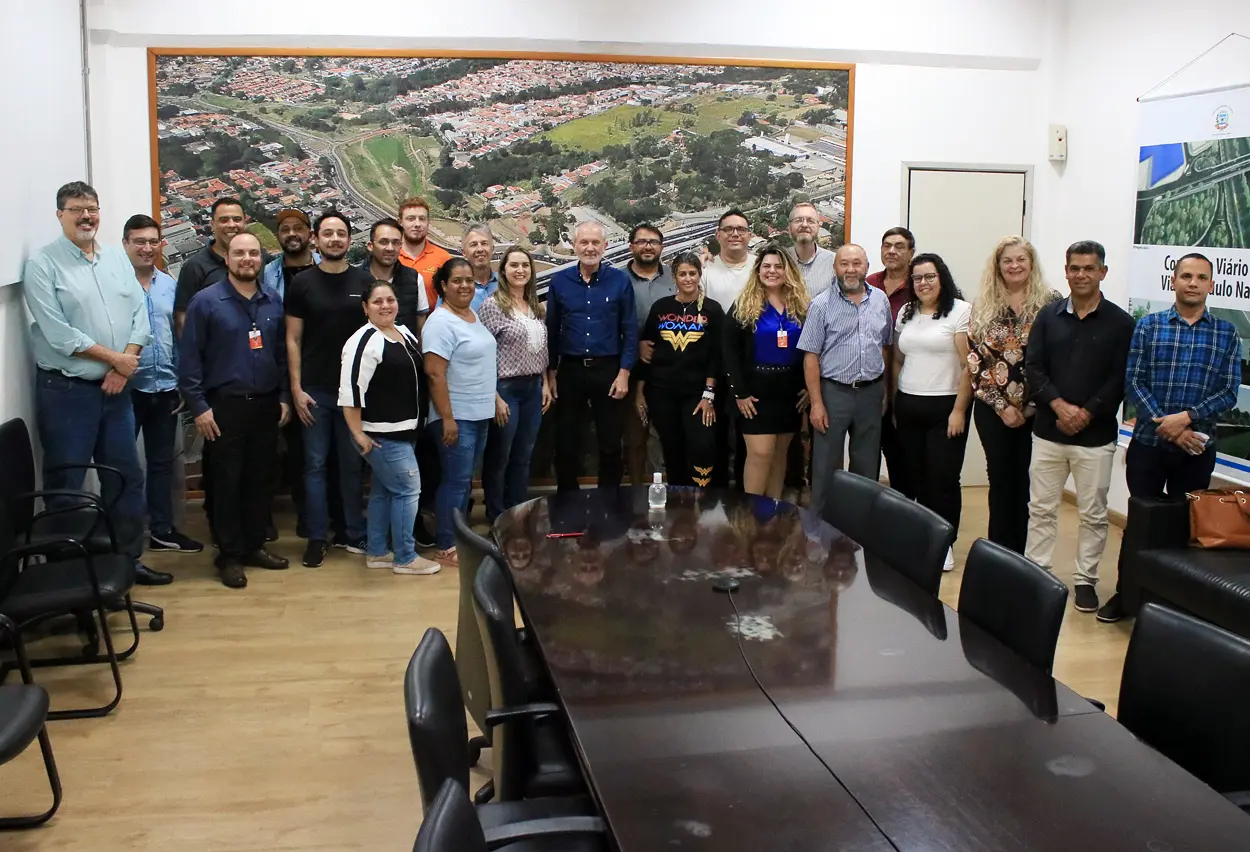 Prefeito recebe donos de trailers para definir retorno à Praça Maria Buzolin