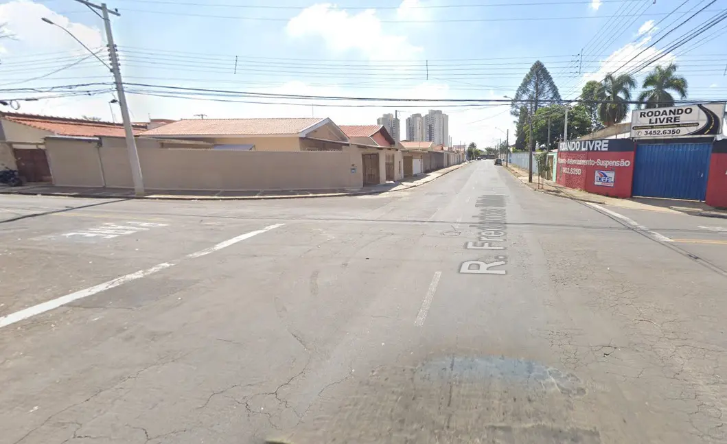 Sandero é furtado na frente de casa da proprietária, em Limeira