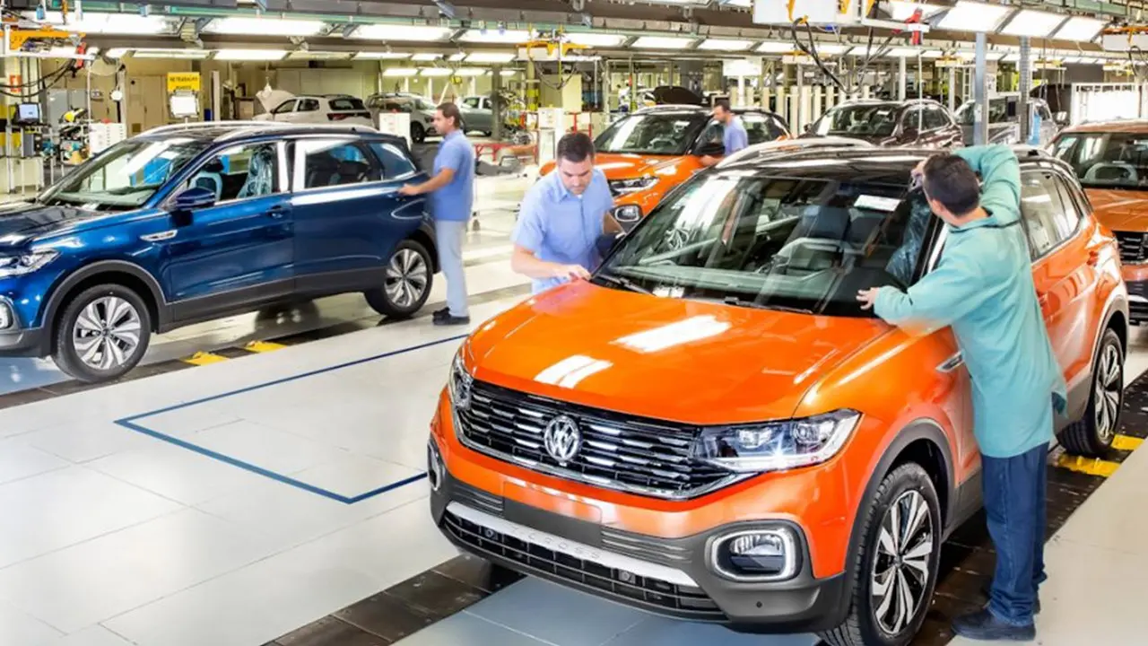 Volkswagen suspende produção de carros no Brasil por 'estagnação do mercado'