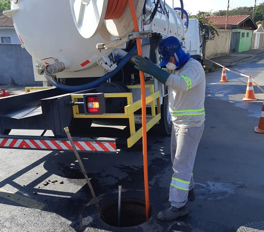 A BRK, concessionária responsável pelos serviços de água e esgoto em Limeira, realizou no primeiro semestre de 2023, a limpeza preventiva de 49,7 quilômetros de redes de esgoto.