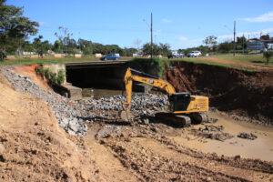 Córrego da Barroca Funda recebe obras para evitar enchentes e proteger encosta 2