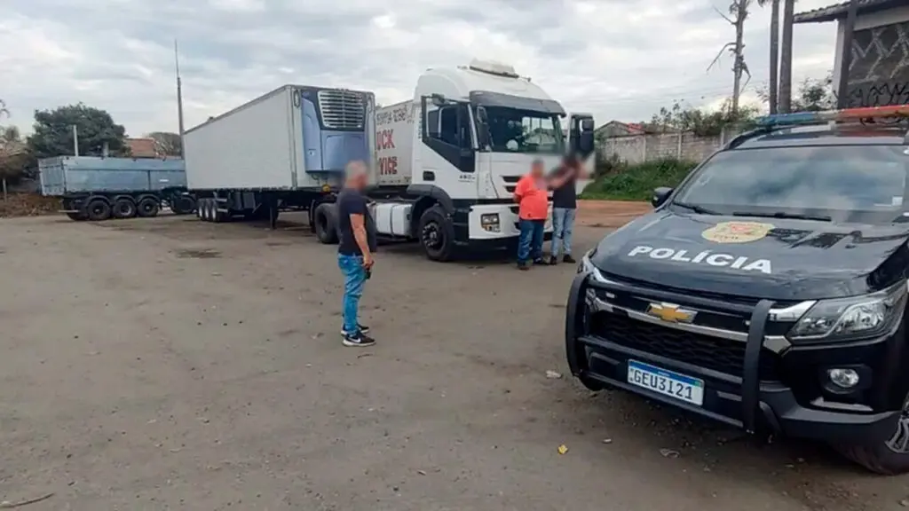 Dupla é presa com 27 toneladas de carne roubada em Limeira