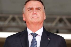 'Estou na UTI, não morri ainda', diz Bolsonaro após ficar inelegível