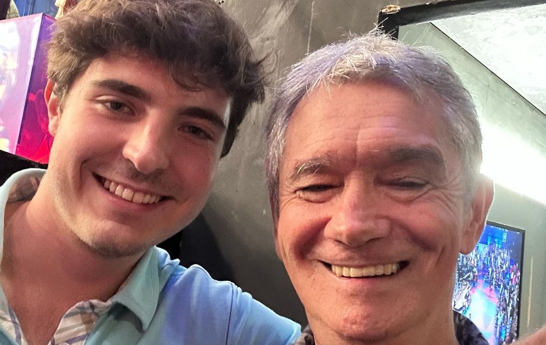 Filho de Gugu vai ao Altas Horas e Serginho Groisman diz que quer ser como o pai