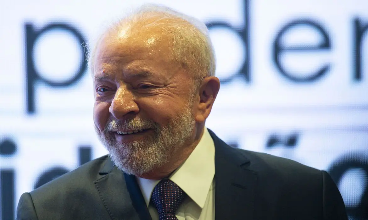 Globo desbanca Record e, sob Lula, volta a liderar verbas de publicidade do governo