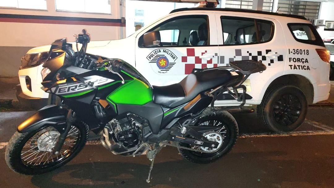 Homem é preso tentando vender moto roubada pela internet, em Limeira
