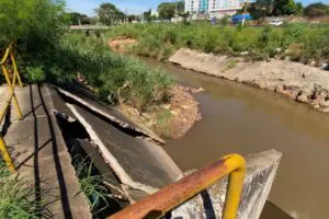 'Julho sem Plástico' Limeira faz implantação de ecobarreiras no Ribeirão Tatu