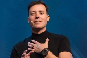 MPF abre investigação para apurar falas do pastor André Valadão