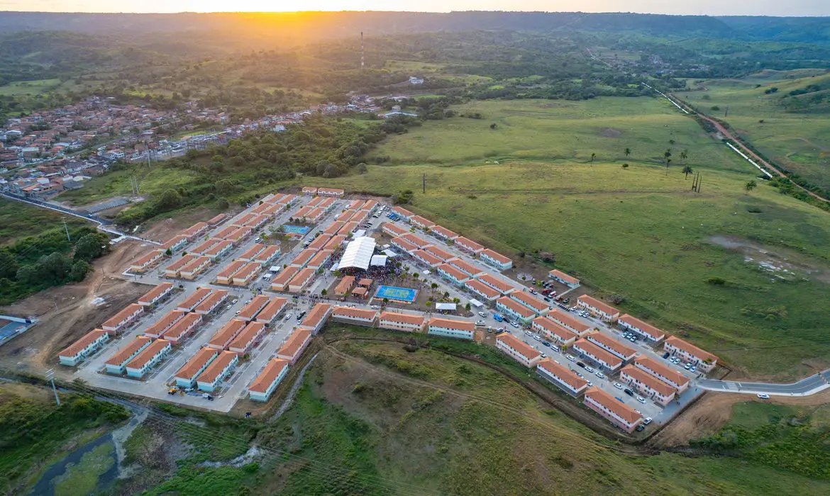 contratar 2 milhões de moradias