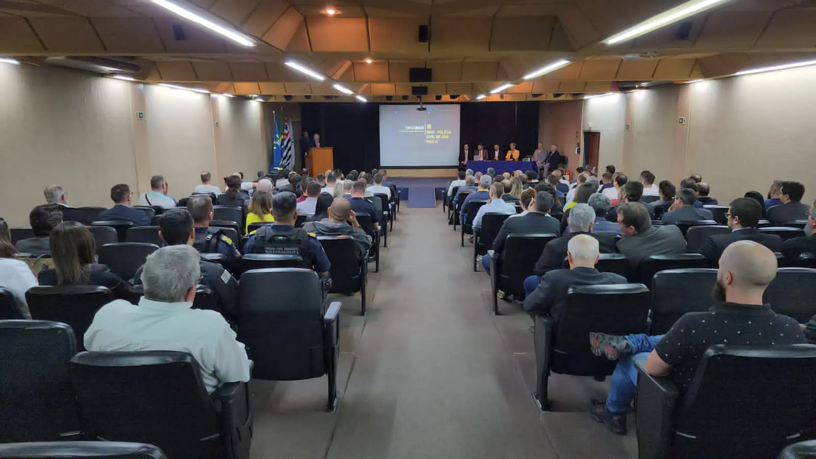 Delegacia Seccional de Limeira realiza seminário sobre prevenção de crimes cibernéticos