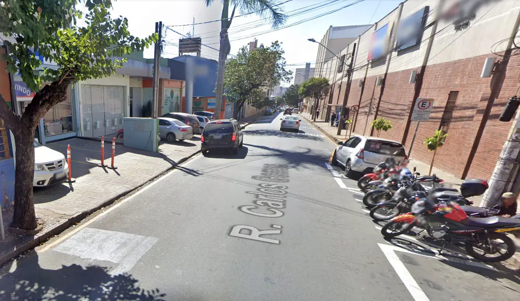 Titan é furtada ao lado de shopping no Centro de Limeira
