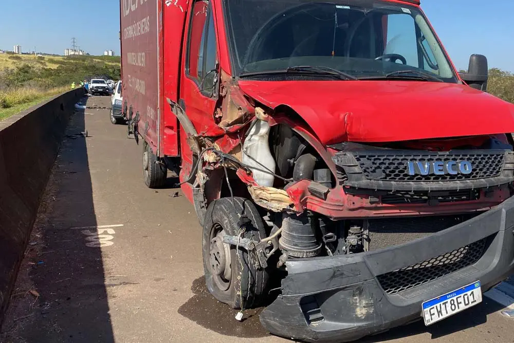 Trabalhador morre atropelado por caminhão na Rodovia dos Bandeirantes, em Santa Bárbara d'Oeste