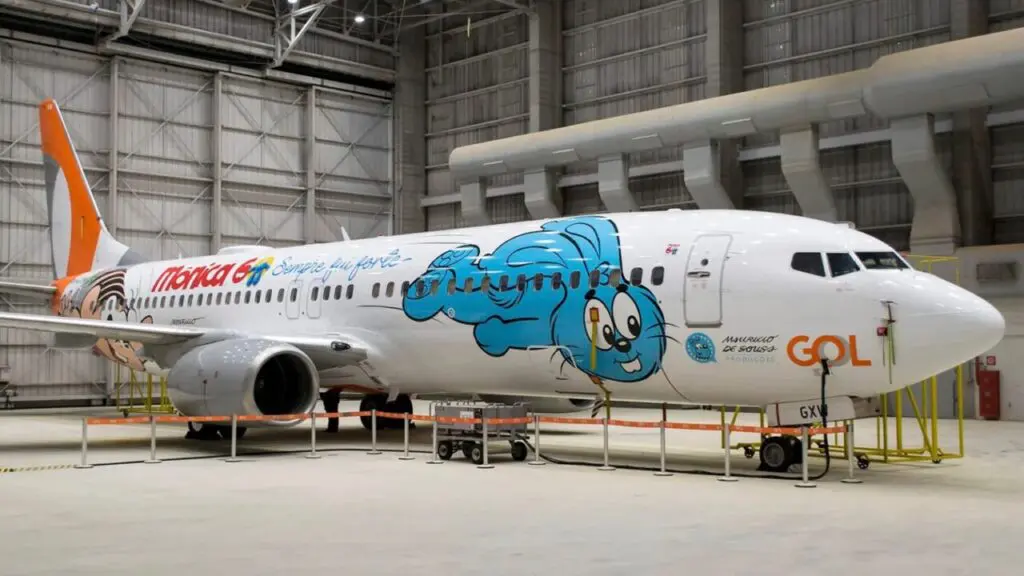 Mônica faz 60 anos e ganha avião temático na Gol