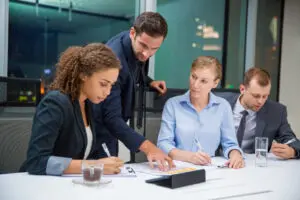 Ceprosom abre vagas para cursos de Assistente Administrativo, Assistente de Recursos Humanos e Cuidador de Idosos