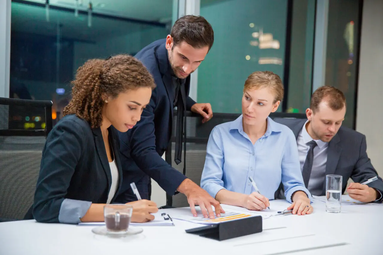 Ceprosom abre vagas para cursos de Assistente Administrativo, Assistente de Recursos Humanos e Cuidador de Idosos